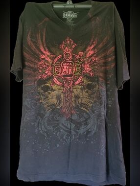 MMA Elite Black Graphic V-Neck Shirt - Red & Gold Crest